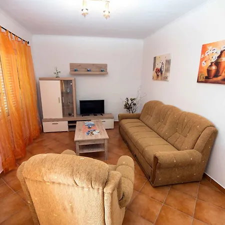House Suzyivan *