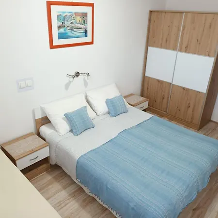 Apartment House Suzyivan *