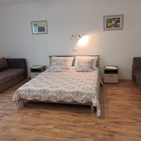 Apartment House Suzyivan Supetarska Draga