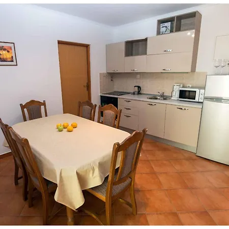 House Suzyivan Apartment *
